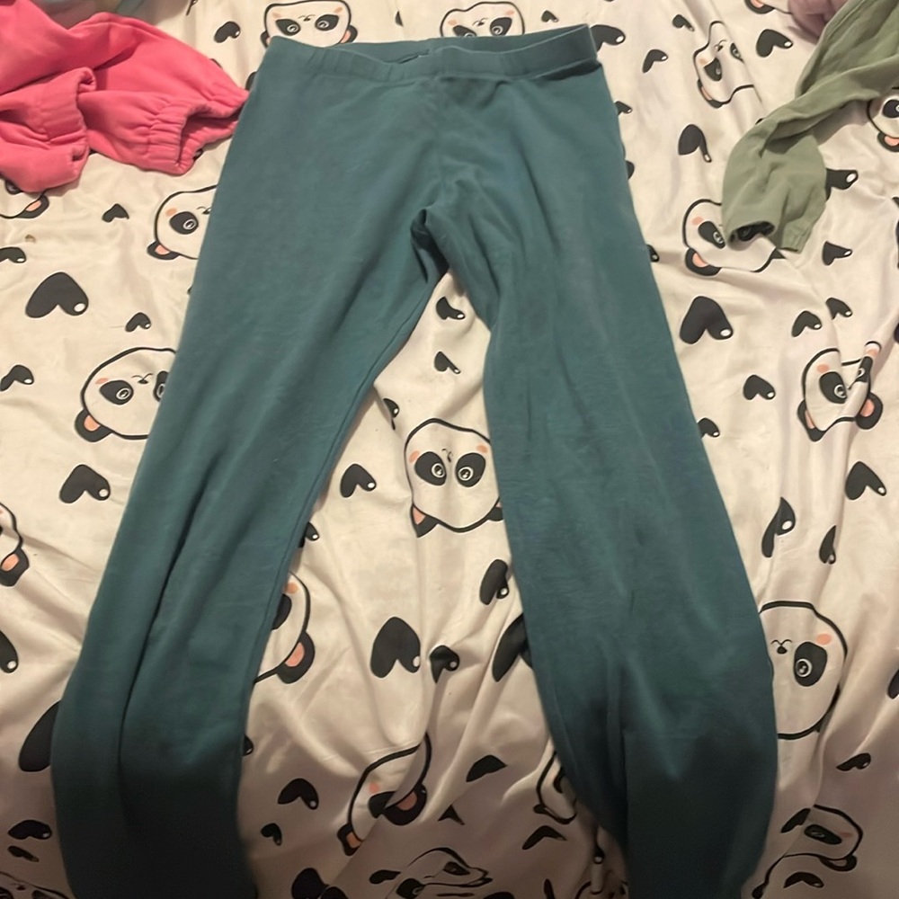It's green on the bottom it has like laces